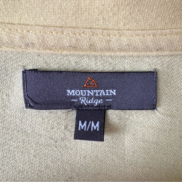 5/$5 Men's Pale Yellow Crewneck Sweater - Picture 4 of 4